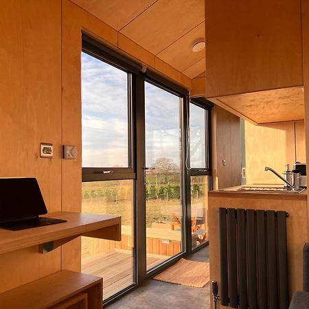 Beautiful Cabins In Herefordshire Countryside Εξωτερικό φωτογραφία