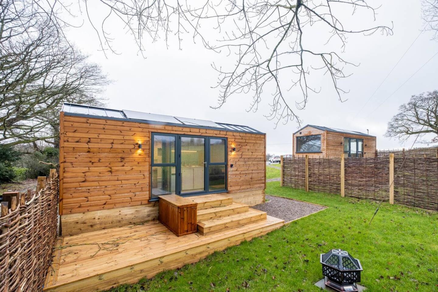 Beautiful Cabins In Herefordshire Countryside Εξωτερικό φωτογραφία