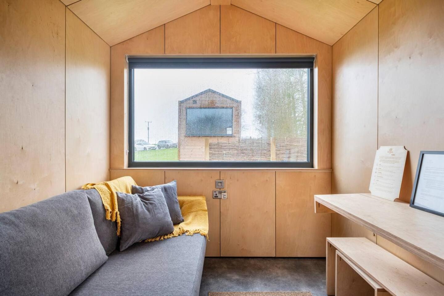 Beautiful Cabins In Herefordshire Countryside Εξωτερικό φωτογραφία
