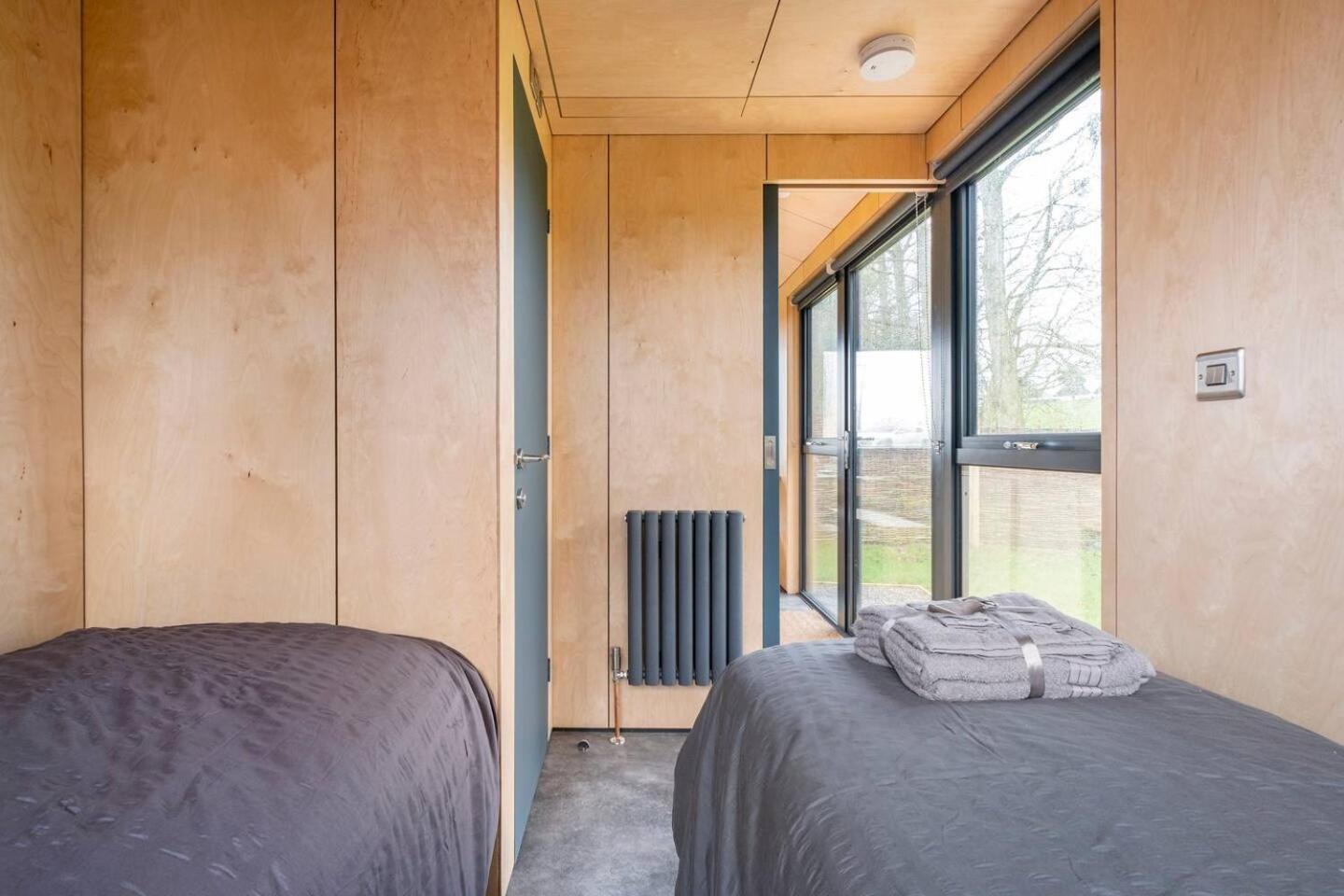 Beautiful Cabins In Herefordshire Countryside Εξωτερικό φωτογραφία